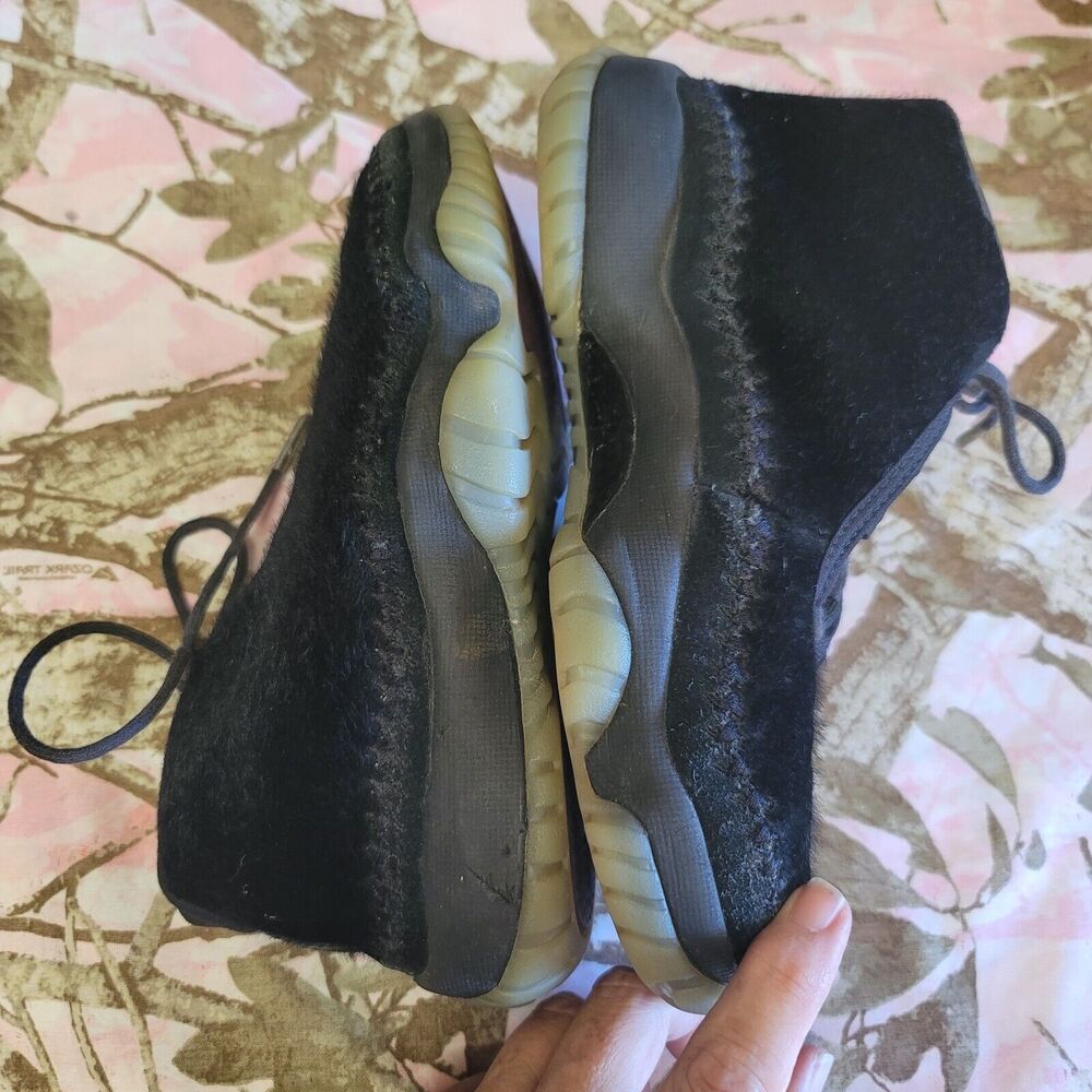 Air Jordan Future Black Night Maroon Furry Sneakers Womens Size 6 - Picture 3 of 9